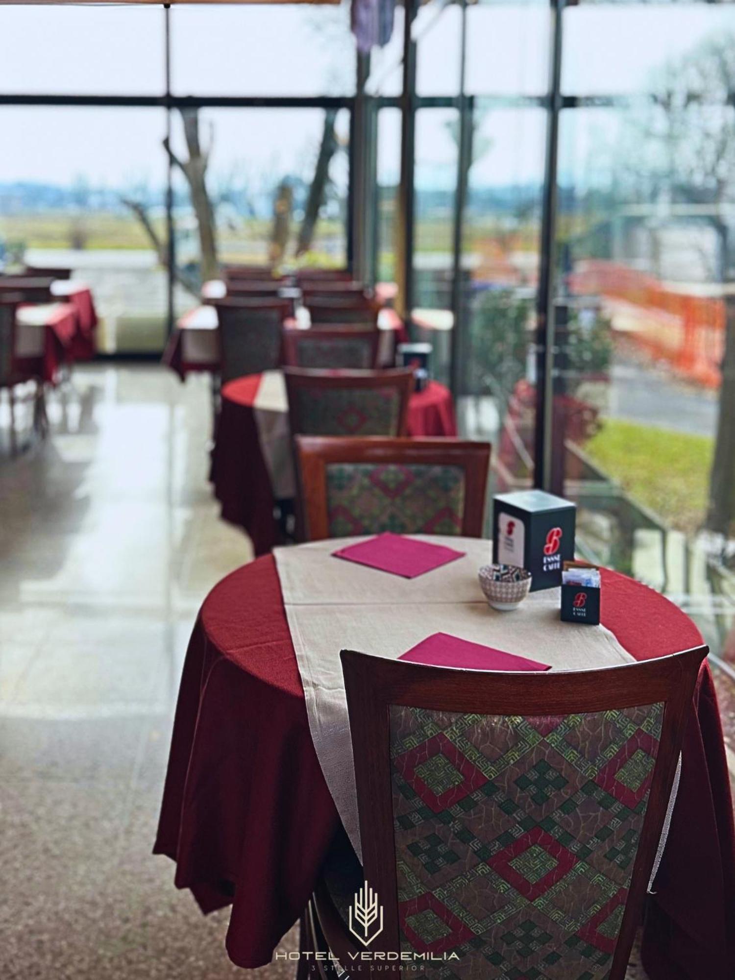 Verdemilia Hotel Анцола-делл'Эмилия Экстерьер фото