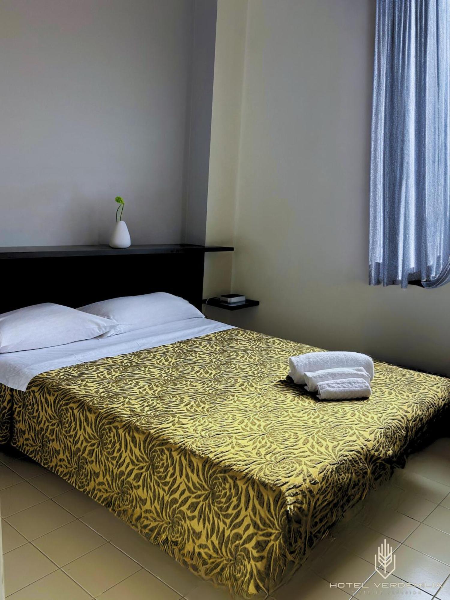 Verdemilia Hotel Анцола-делл'Эмилия Экстерьер фото
